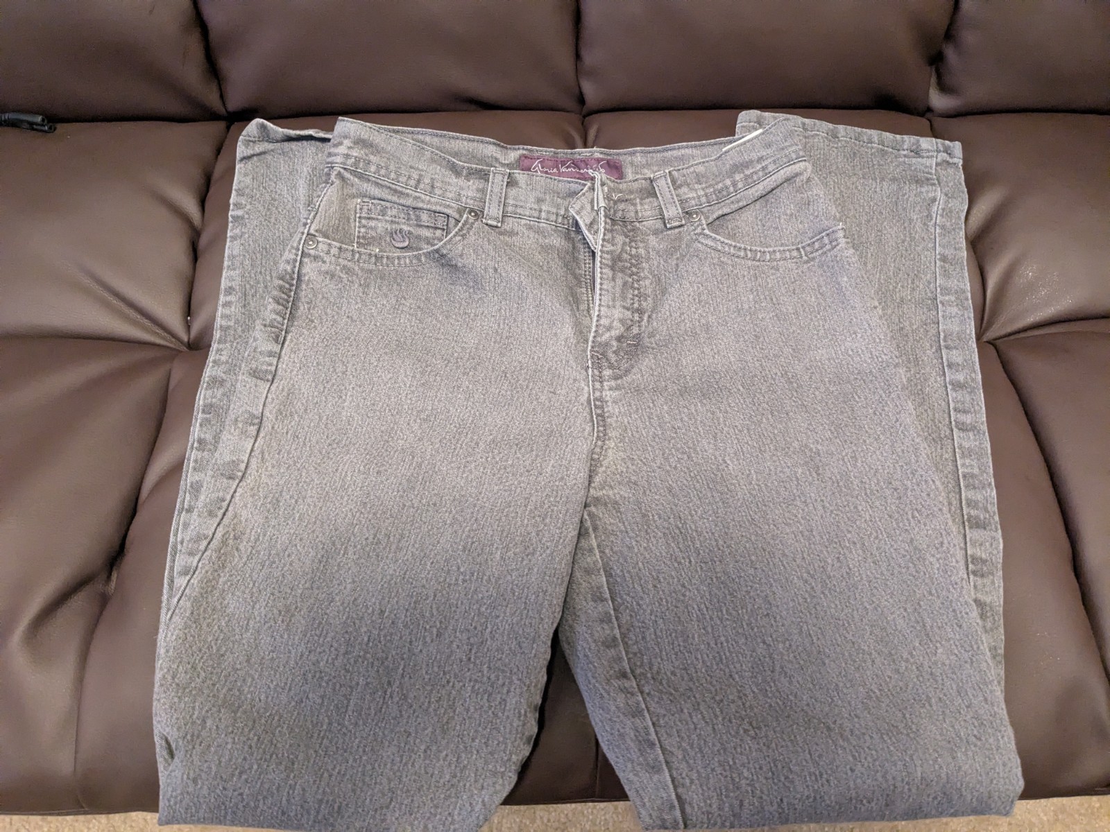 Size 8 Color Ash Gray