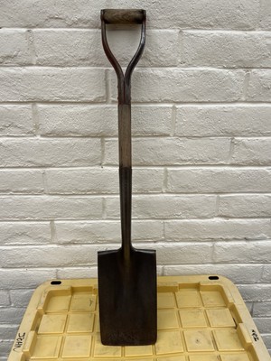 UNION FORK & HOE CO. RAZOR-BACK / RAZOR-BACK BACKBONE SHOVEL 39