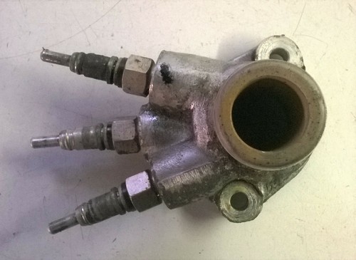 Audi A3 ´02 8L1 1.9 TDI Temperatur Sensor Kühlwasser Kühlmittel Gehäuse Fühler