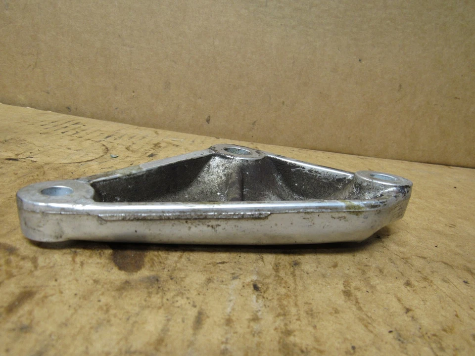 Honda CM400E 1981 reposapiés izquierdo soporte basculante pivote refuerzo 50700-447-000 Foto 3 de 4