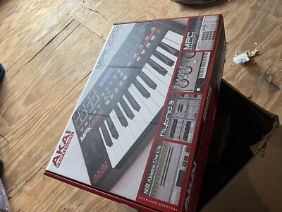 Akai MPK225 Keyboard Controller