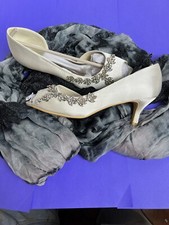 Sinotrans Ivory Satin Fancy Formal Pumps Women  s Shoes Low Heels Peep Toe