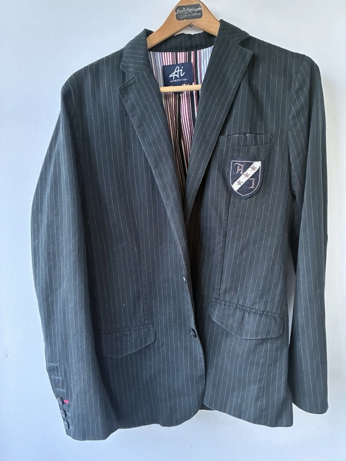 American Idol Authentic Icon Men's Black/Grey Striped Blazer Mens Small