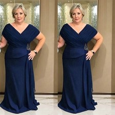Elegant Plus Size Mother of The Bride Dresses with V Neck Wedding Evening Gowns