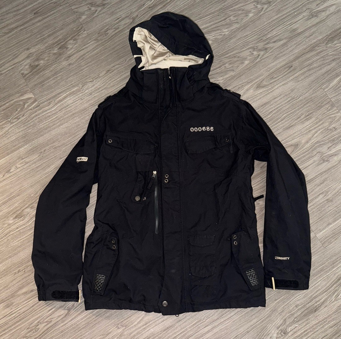 686 Smarty Men Black Hooded Ski Snowboard Jacket Medium Winter Sport Utility