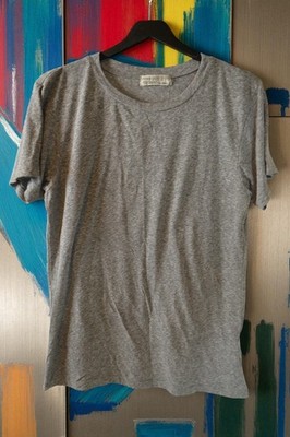 Urban Outfitters Gray Short Sleeve T-Shirt Size: S Casual Soft Tee