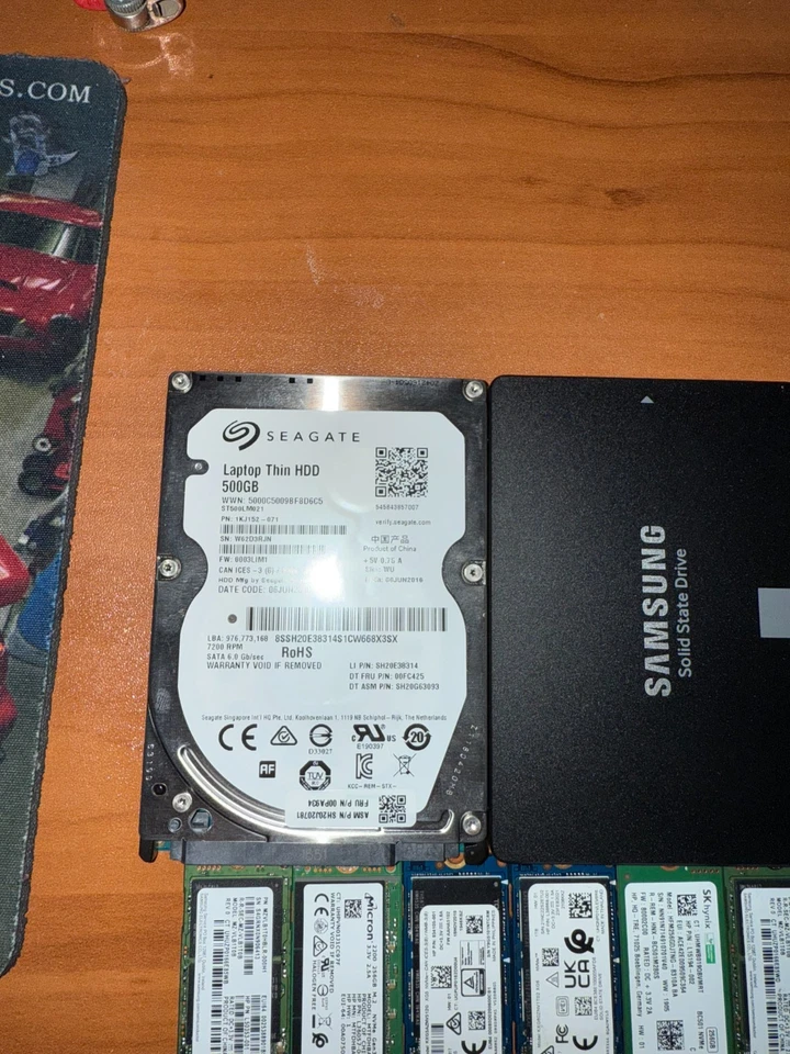 SSD de almacenamiento NVME y 2 SSD Sata y HDD de 2,5 pulgadas (consultar descripción) Foto 2 de 4