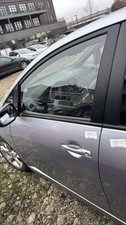 Porte arrière et accessoires Mitsubishi GRANDIS