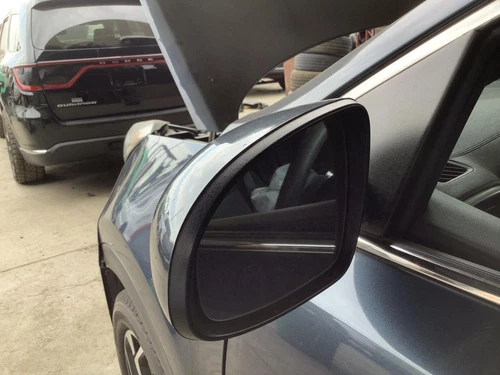 Used Left Door Mirror fits: 2021 Kia Sportage power w/o turn signal w/o heated L