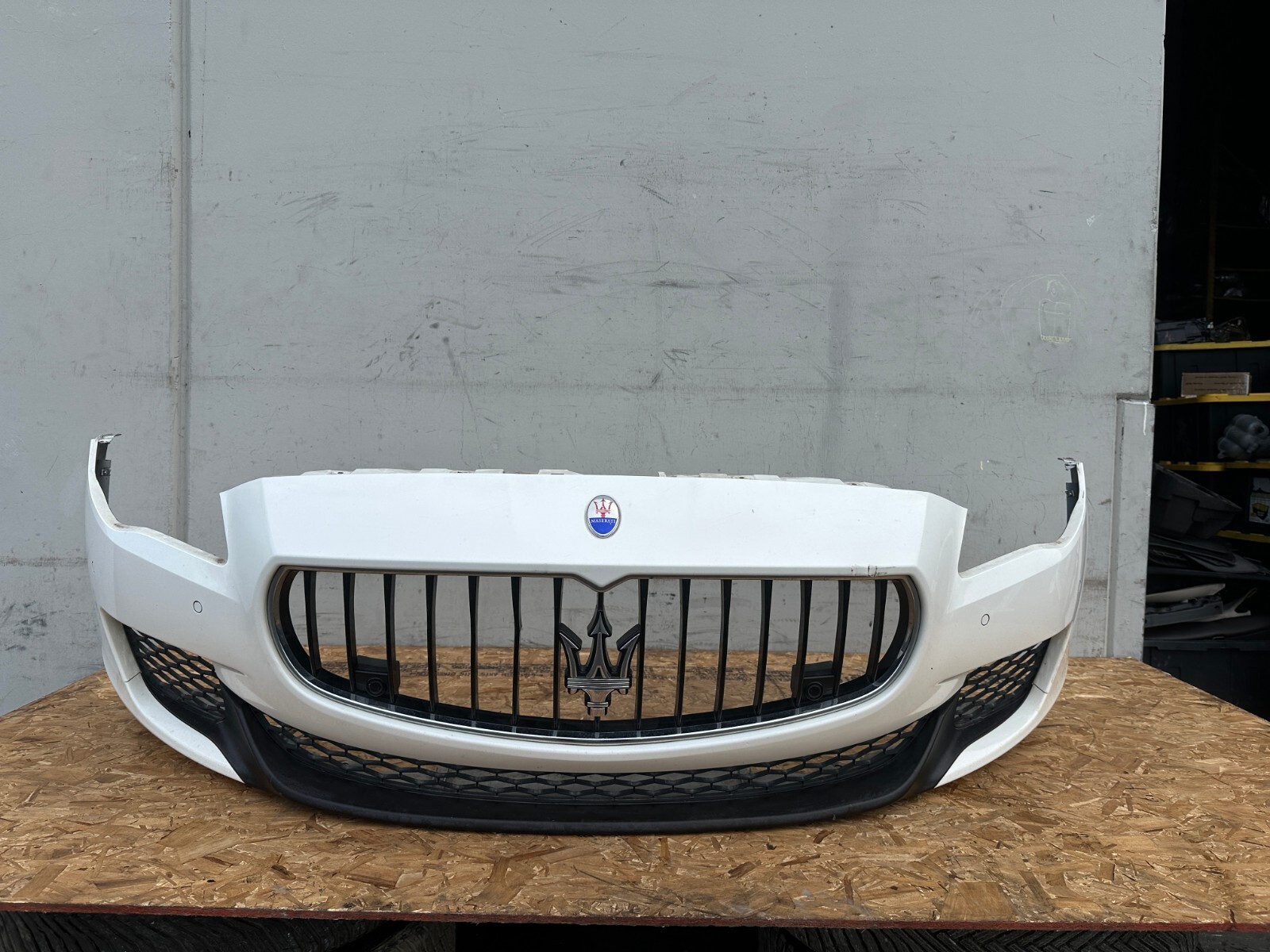 FRONT BUMPER COVER ASSEMBLY W/PARK ASSIST 13-16 MASERATI QUATTROPORTE GTS