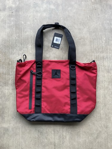 Sac de transport Air Jordan 18” x 13” rouge gym DS neuf - Photo 1/3