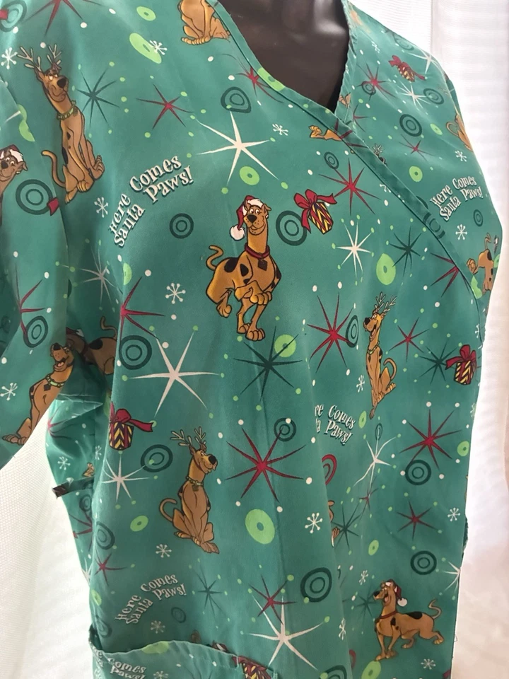 Scooby Doo Scrub Top XL Green Christmas Santa Hat Antlers Dog Holiday Xmas - Image 4 of 4