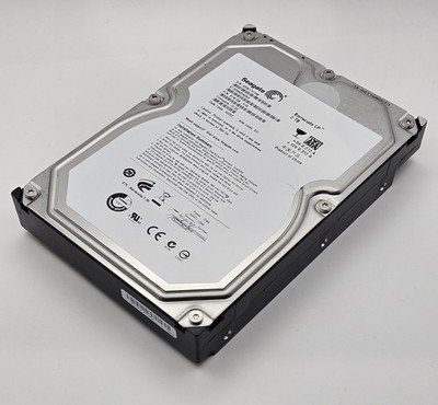 Seagate Barracuda LP 2TB 5900RPM SATA 3Gbps 32MB 3.5'' Hard Drive ST32000542AS
