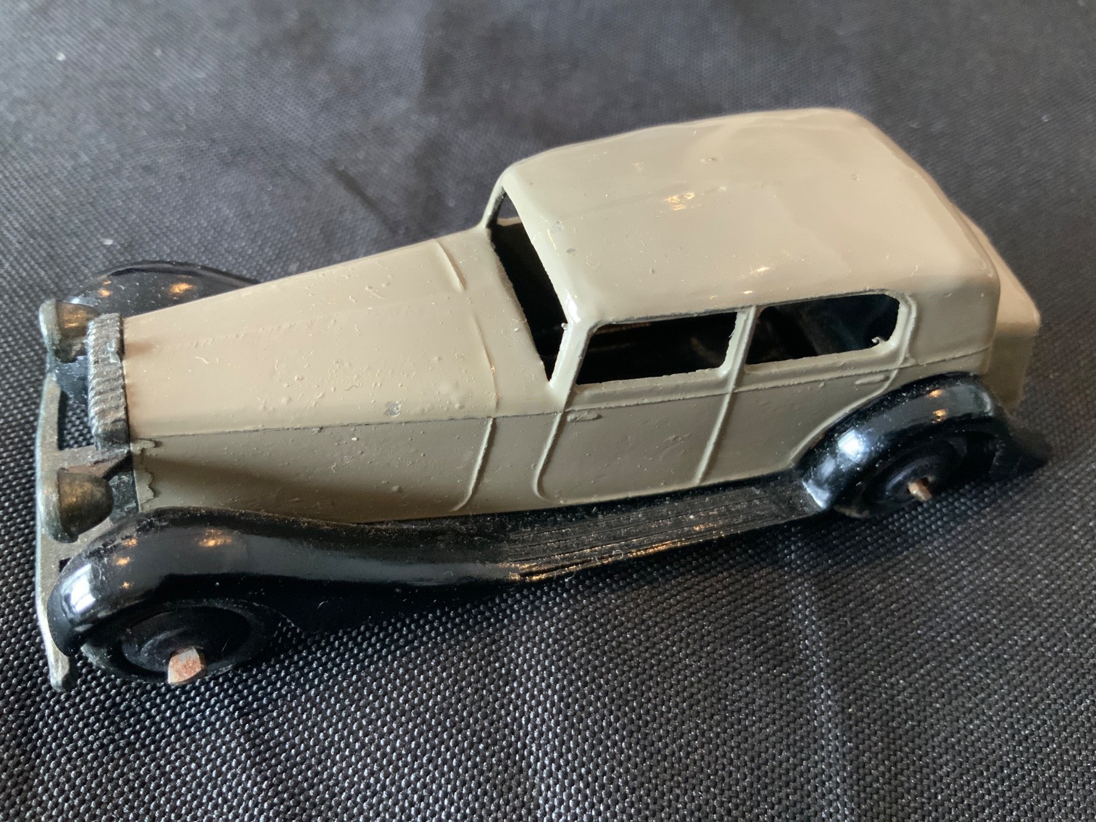 Dinky 30c, Daimler - Free Price Guide & Review