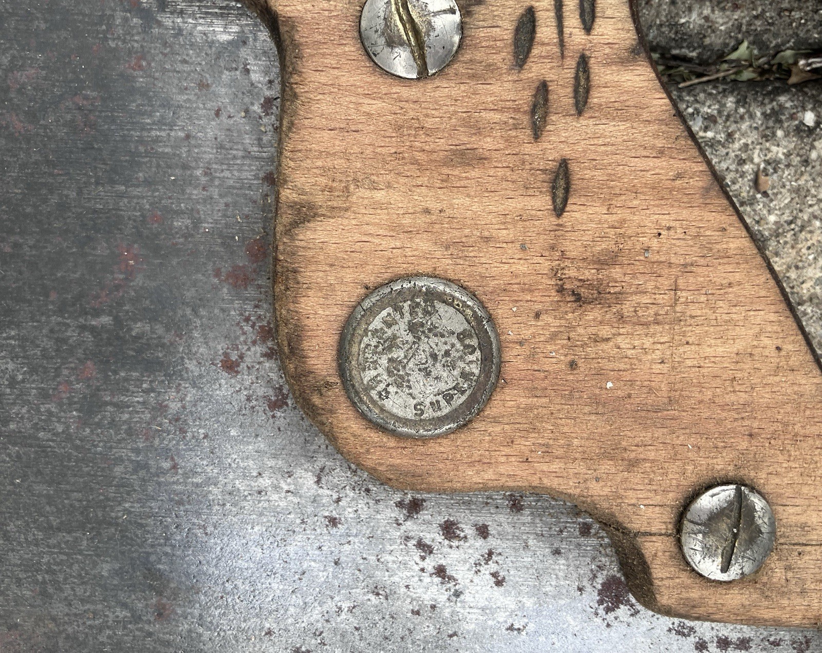 Vintage Lot Of 11 Disston Hand Saws, 3 Misc Saws & Vintage Hip Roof Toolbox