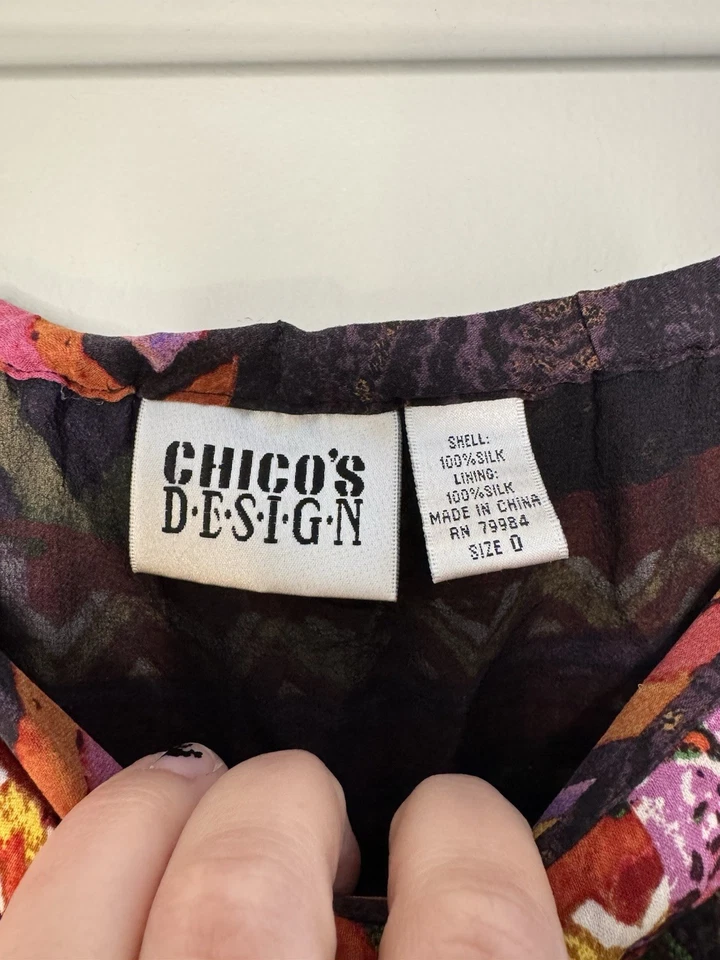 Falda midi floral con retazos fluidos caprichosa de seda dobladillo en capas de Chico’s vintage S/0 Foto 3 de 4