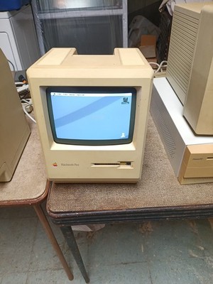 Apple Macintosh Plus 1MB Vintage Computer + Mouse And Keyboard | eBay