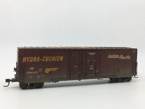 HO Athearn Southern Pacific 50’ PC&F puerta enchufable Boxcar SP #694431 DESGASTADO | Zustand: Used