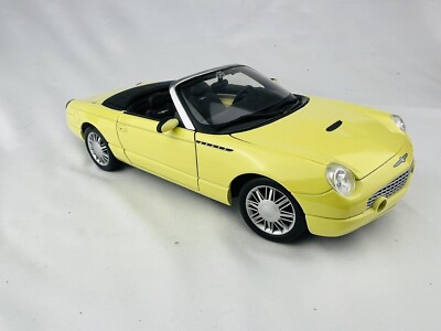 929U MAISTO 31866A Thaïlande Ford Thunderbird Show Car 2002 Jaune 1:18