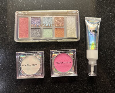 Revolution Beauty Make Up Set Mood Switch Lidschatten Palette Blush Highlighter