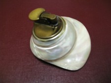 BRIQUET de TABLE   BRIQUET à gaz en nacre coquillage