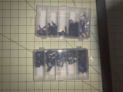 Warhammer  40K  Figure Access.Weapons  & Parts. With Case .Pre-Owned. Set # 3