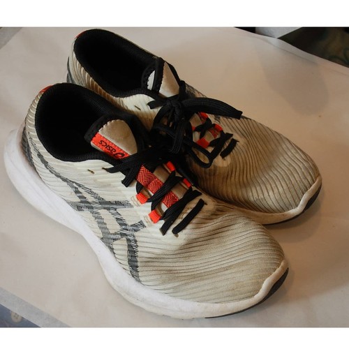 Asics Women's Versablast 1012A835 White and Black Running Shoes Sneakers Size 8 - Picture 2 of 7