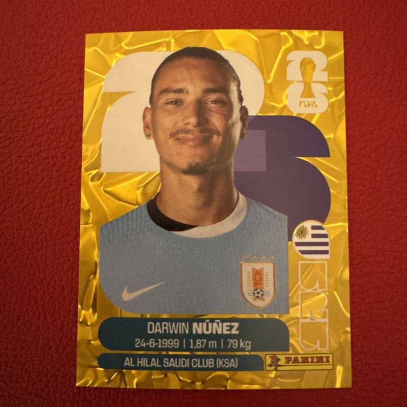 Panini FIFA World Cup Darwin Núñez URU 17 Gold Crumple