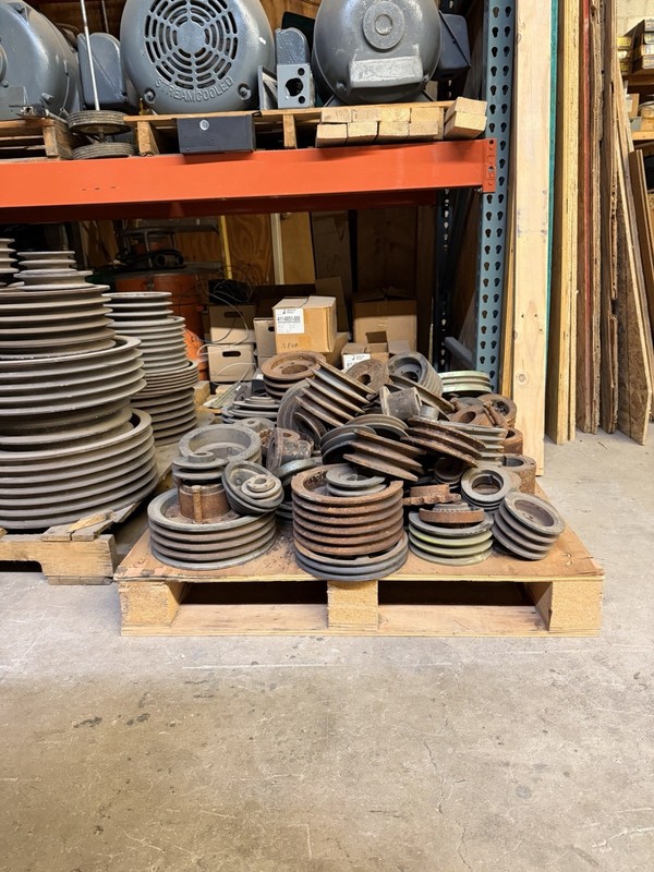 Industrial Pulleys & Sheaves Lot, Assorted Sizes Multi-Groove Belt Pulleys