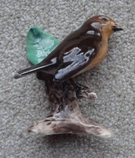 Vintage 1960s W.GOEBEL Gloss Ceramic Figure of a Robin 1962 Model No.CV61