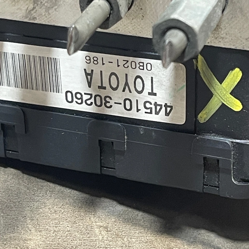 2006-2007 Lexus Gs430 06-09 Gs450H Gs460 Abs Anti-Lock Brake Pump 44510-30260 - Image 2 of 4