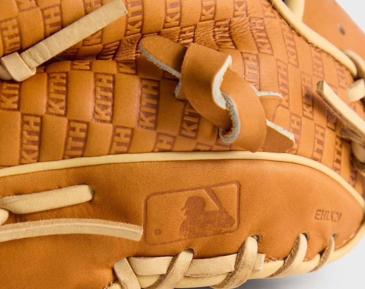 PRESALE) Rawlings X Kith NY YANKEES Heart Of The Hide Leather