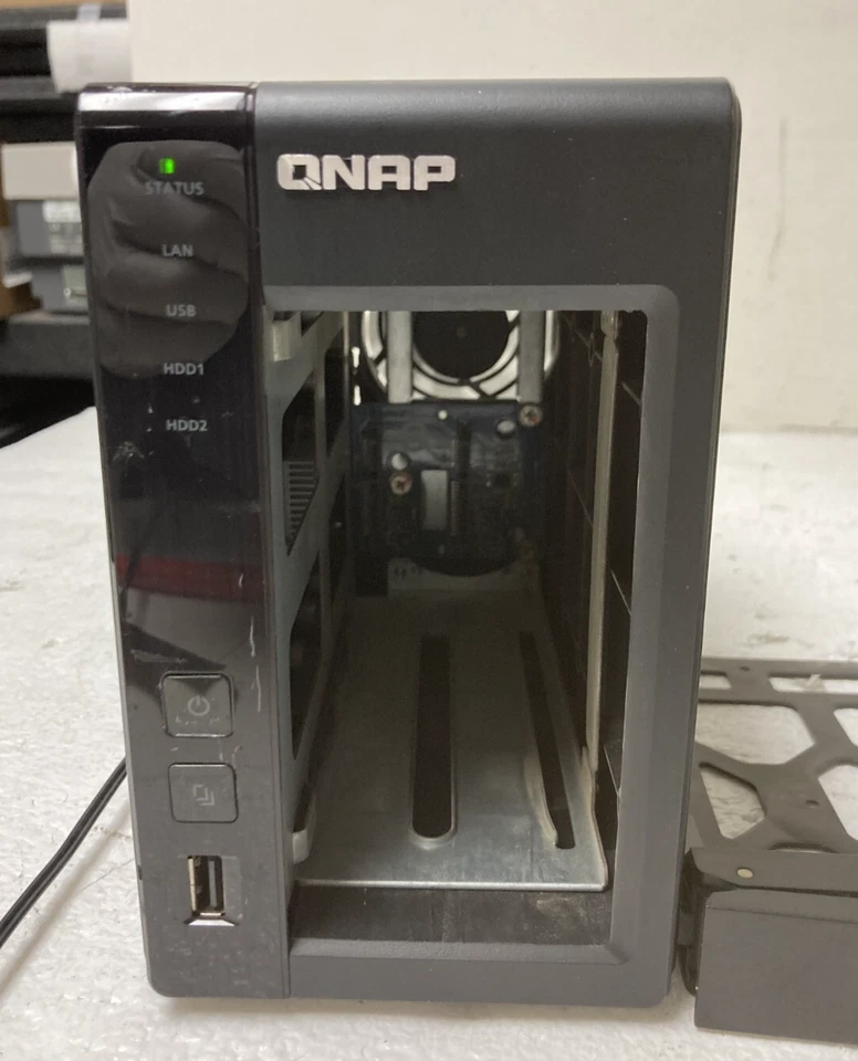 QNAP TS-219P II Network Attached Storage 2 Caddies  No HDD No Power Supply - Image 3 of 4