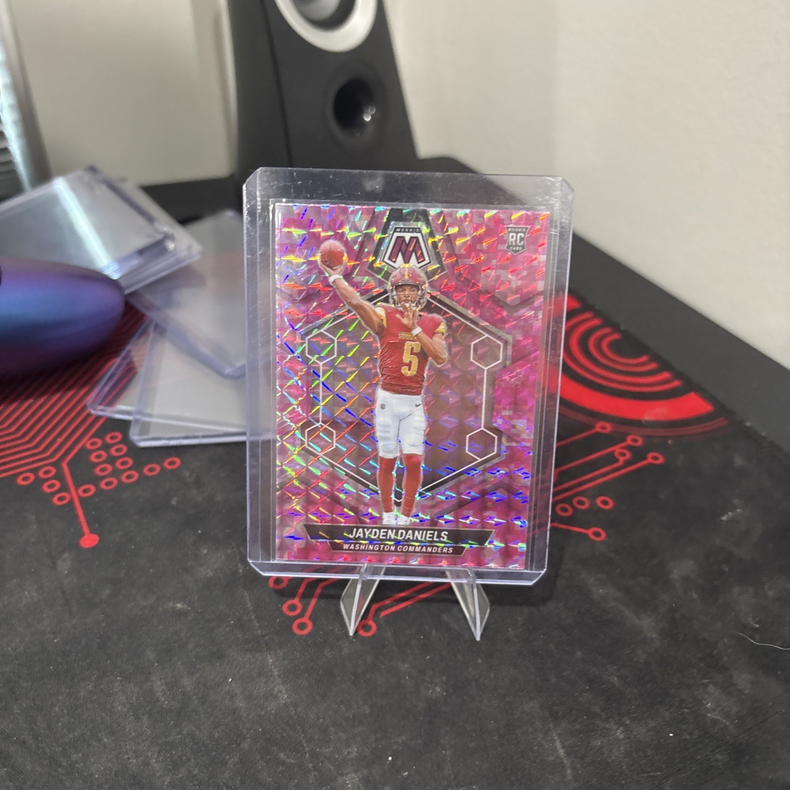 2024 Panini Mosaic - Rookies Jayden Daniels #302 Camo Pink Mosaic Prizm (RC)