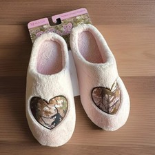 With Love By Handcraft M 6.5-7.5 Women s Pink Camouflage Heart Slippers
