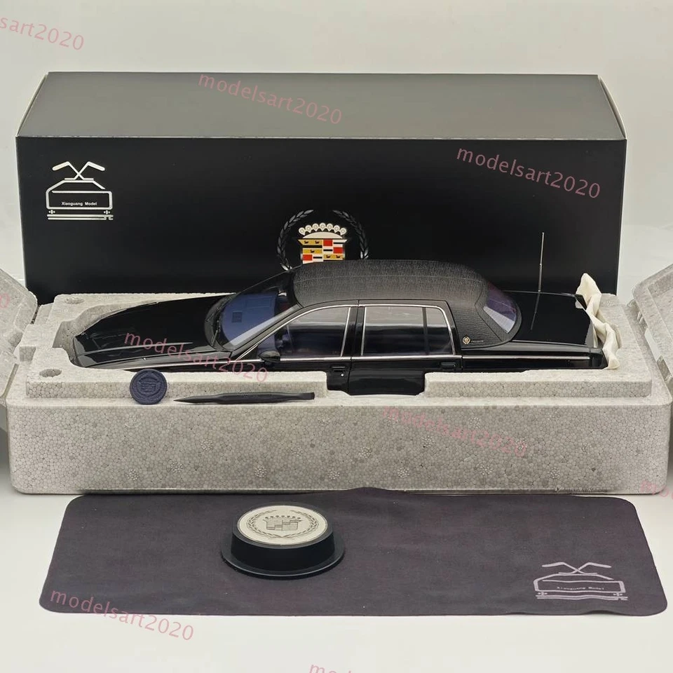 1:18 GM 1993 Cadillac Fleetwood Sedan Black / Blue Interio Diecast Model Edition - Image 2 of 4