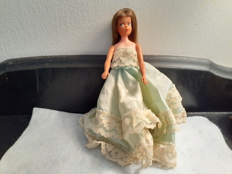 Vintage Skipper Clone Doll Made in Hong Kong Side Glancing Eyes 7 inches tall