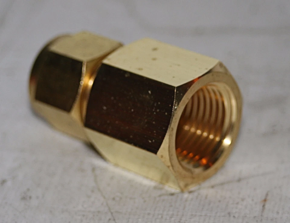 1/2" Tube x 1/2" FNPT  Brass Female Connector Ham-Let Let-Lok 766LB1/2X1/2 - Image 2 of 4