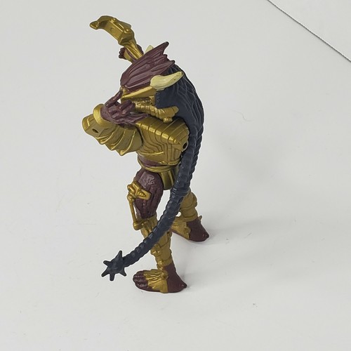 Spiked Tail Predator 1994 Kenner Fox Action Figure - Picture 2 of 4