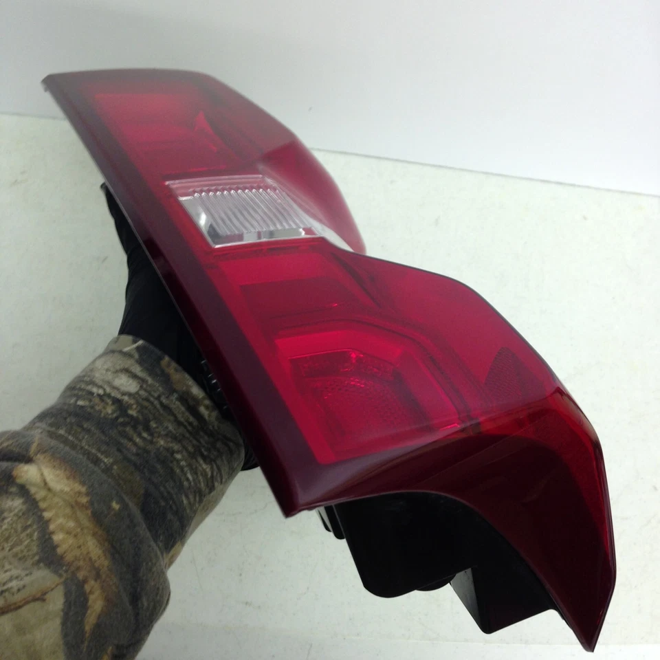 Chevy Silverado 1500 2500 3500 2019-2023 luz trasera LED lateral izquierda perfecta Foto 2 de 4