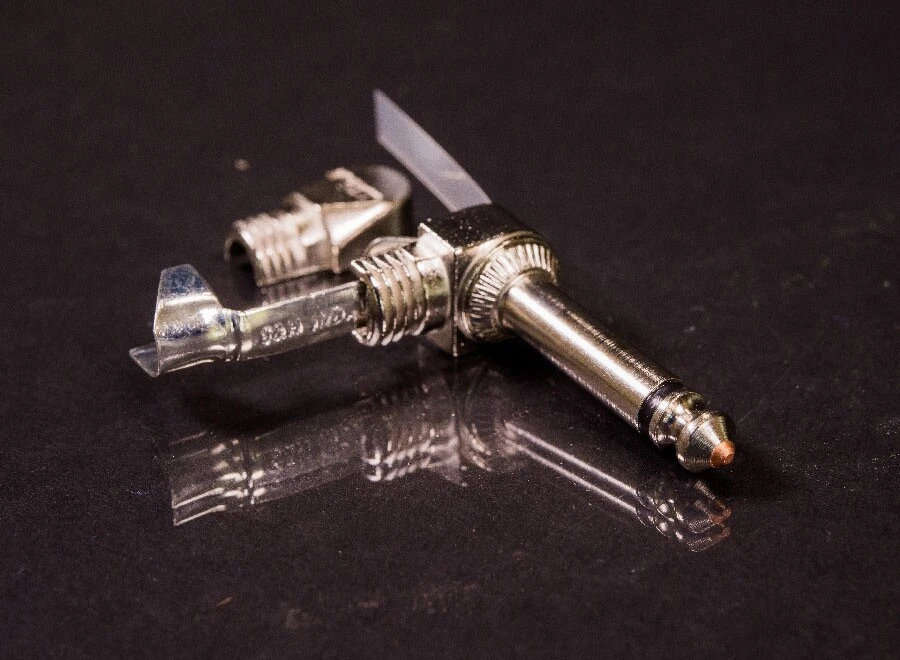 Enchufes G&H - Enchufe de ángulo recto Bigfoot 1/4" TS - Carcasa de níquel / Enchufe de níquel Foto 2 de 3