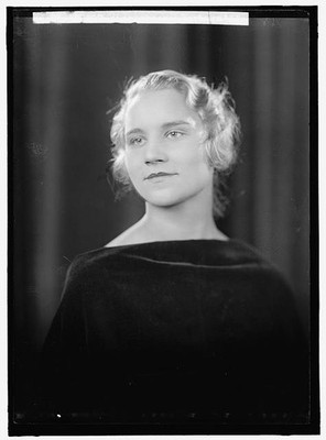 Photo:Barbara Sincerbeaux 1933 Portrait Studio Headshot