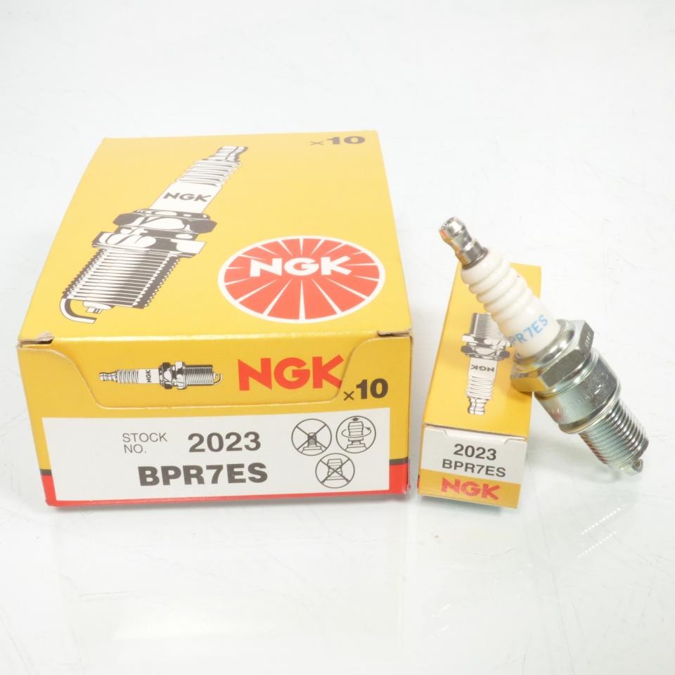 Bougie NGK BR8HSA pour scooter Kymco Super 8 50cc 2T de 2009 à 2012 pièce d'allumage d'origine