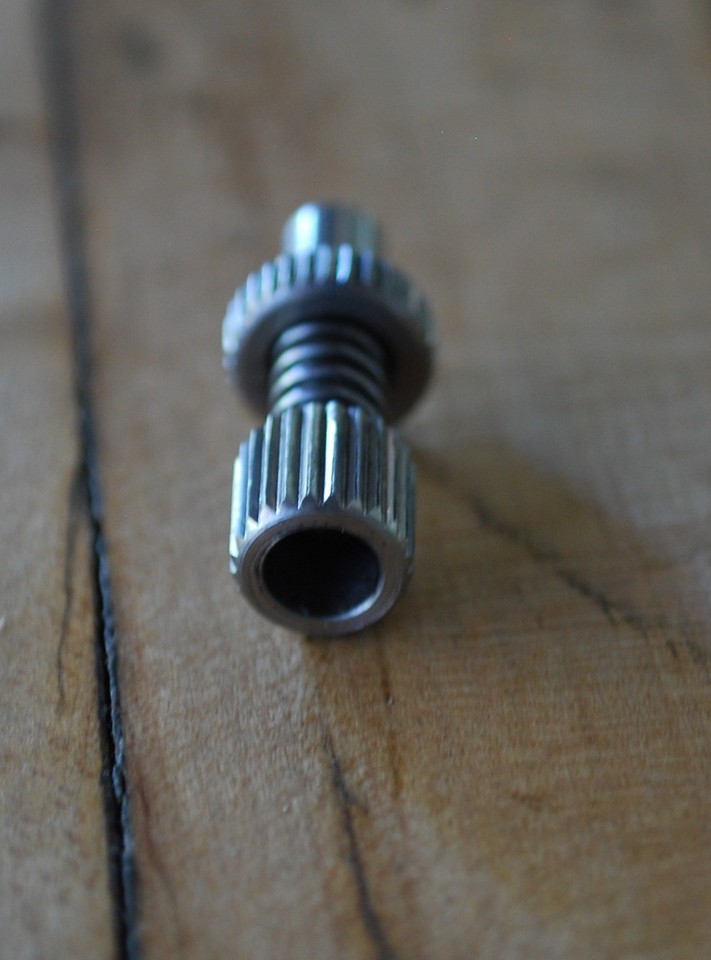 Component: Campagnolo 1020/A, Nuovo Record v2 (PATENT only, w/ spring, solid rivets