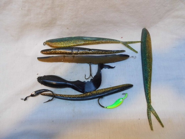 MUSKIE LURE LOT~3 PLUGS/JUGS HEADS & PLASTIC LURES/CASE~ONE PRICE FOR ALL - Image 4