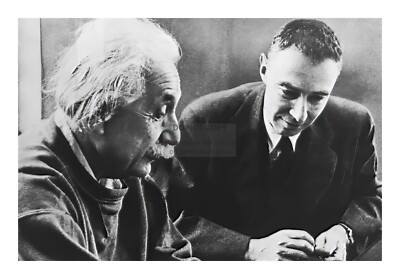 J. ROBERT OPPENHEIMER & ALBERT EINSTEIN DISCUSSING 4X6 PHOTOGRAPH REPRINT