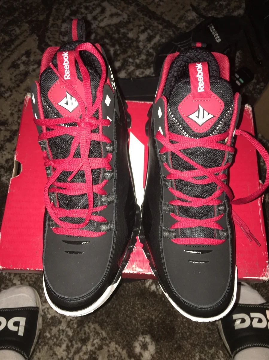 Reebok Wall Season 3 Sneakers for Men for Sale  display picture 1