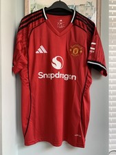 Manchester United Football shirt Top T Shirt Men’s Medium m Slim Fit Home 25/26