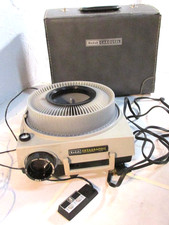 Kodak Ektagraphic Model E-2 Projector W/ Lens  Tray  Remote  Case WORKS 