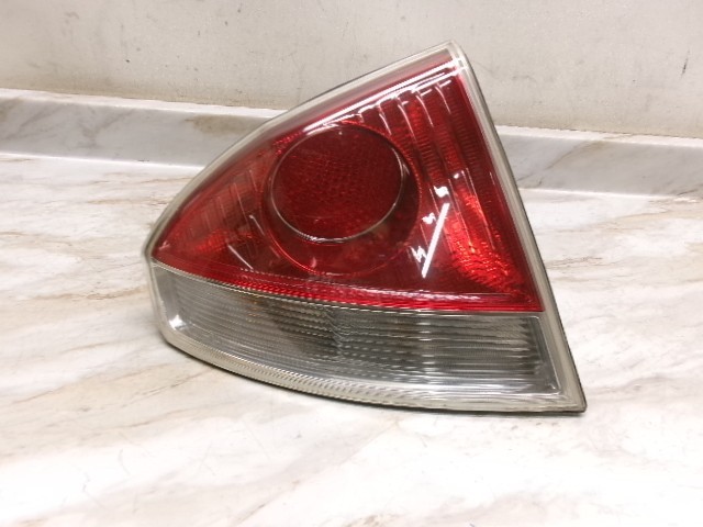 190848 03 04 05 06 07 Maserati Quattroporte Right Rear Tail Light Lamp
